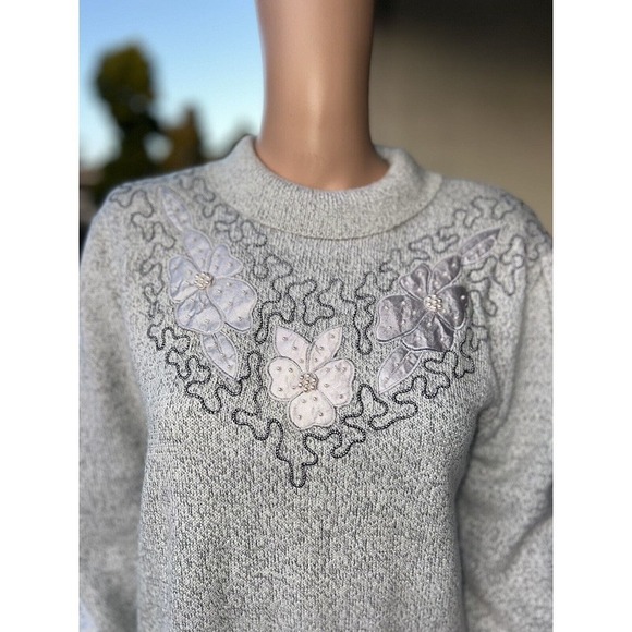 Anila Women’s Floral Knit Sweater Gray Size S/M - Picture 4 of 5